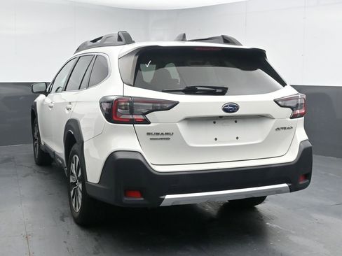 Used 2023 Subaru Outback Limited image 6