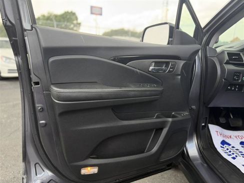 Used 2016 Honda Pilot Touring image 8