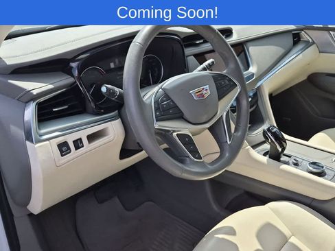 Used 2023 Cadillac XT5 Premium Luxury AWD/4WD image 2