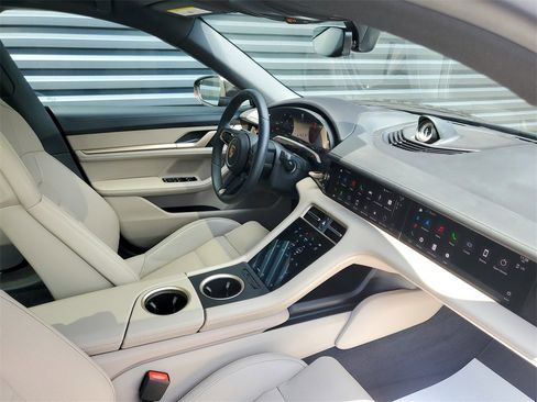 Used 2023 Porsche Taycan 4S image 18