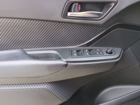 Used 2019 Toyota C-HR LE FWD image 11