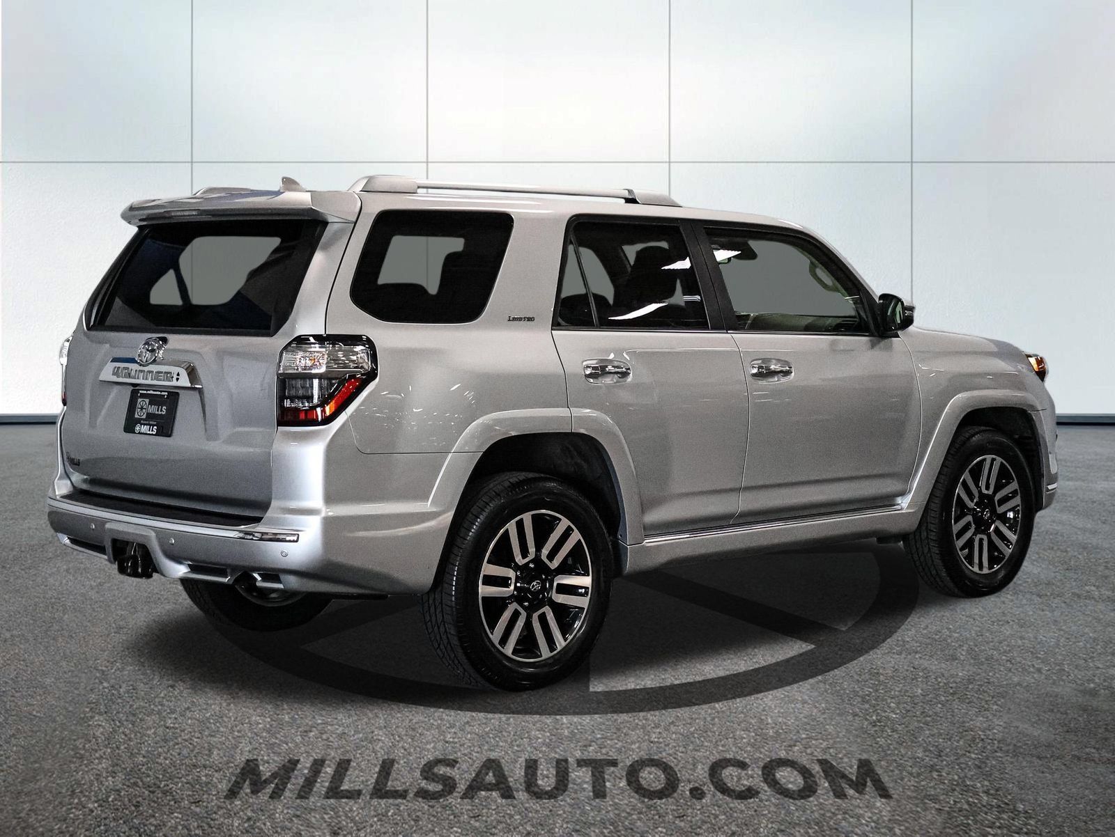Used 2024 Toyota 4Runner Limited AWD/4WD image 9