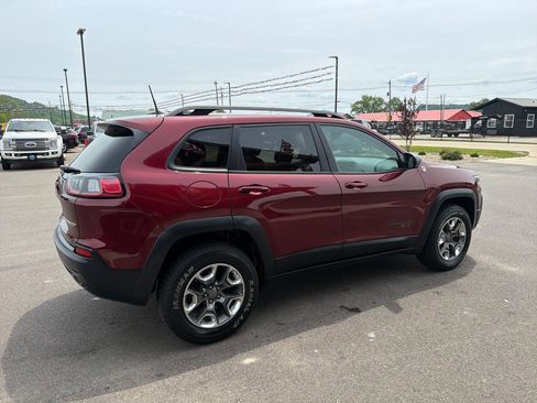Used 2019 Jeep Cherokee Trailhawk w/ Cold Weather Group AWD/4WD image 4