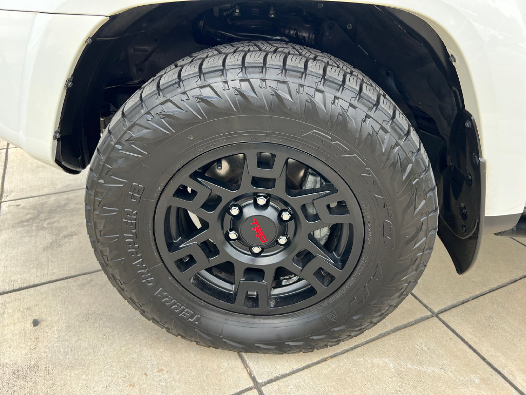Used 2022 Toyota 4Runner TRD Off-Road Premium AWD/4WD image 24
