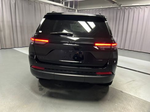 Used 2023 Jeep Grand Cherokee Altitude image 6