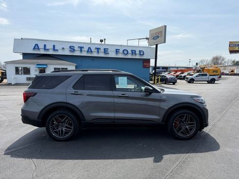 Certified 2025 Ford Explorer ST-Line w/ ST-Line Street Pack AWD/4WD image 9