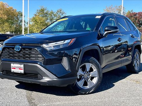 Used 2024 Toyota RAV4 XLE AWD/4WD image 1