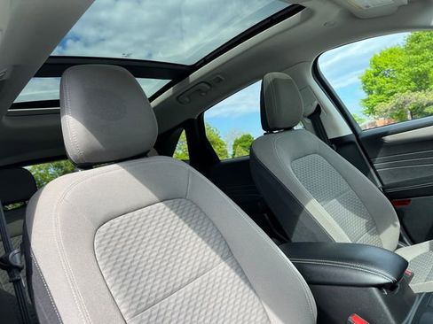 Used 2022 Ford Escape SE w/ SE Sport Appearance Package AWD/4WD image 34