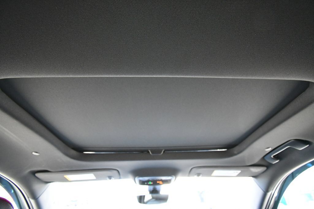 Used 2024 Chevrolet Traverse RS AWD/4WD image 16