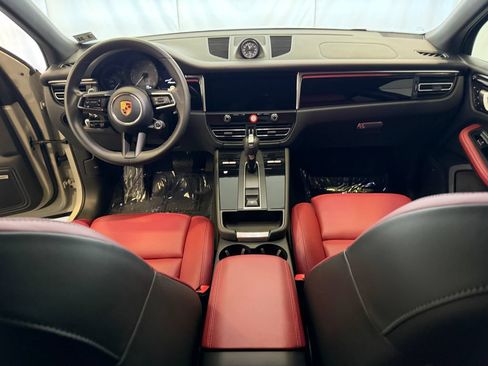Certified 2026 Porsche Macan S AWD/4WD image 17