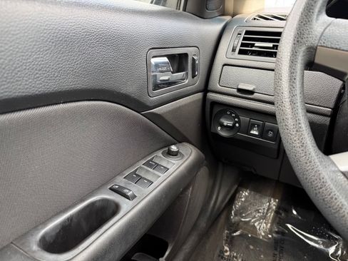 Used 2012 Ford Fusion SE FWD image 29