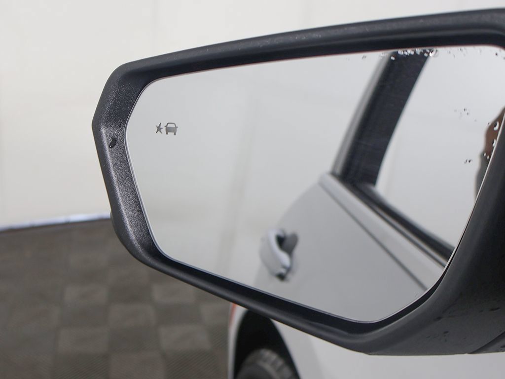 Used 2023 Chevrolet Equinox Premier FWD image 35