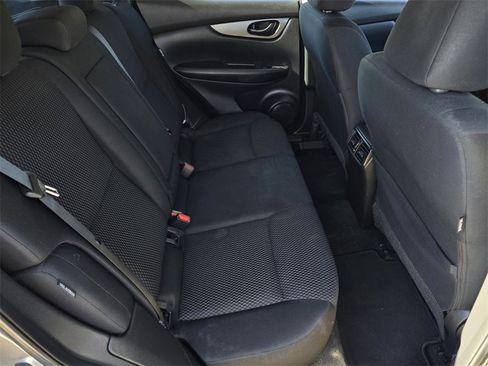 Used 2022 Nissan Rogue Sport S image 27