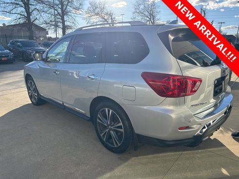 Used 2020 Nissan Pathfinder Platinum image 8