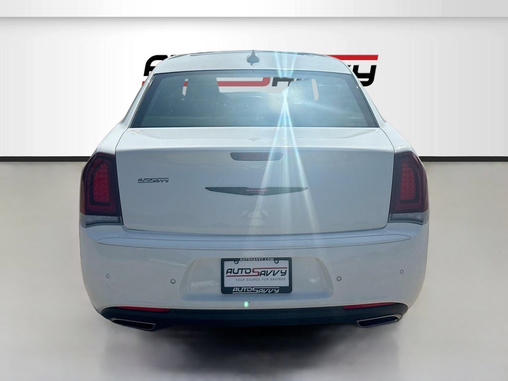 Used 2023 Chrysler 300 S w/ Comfort Group RWD image 6