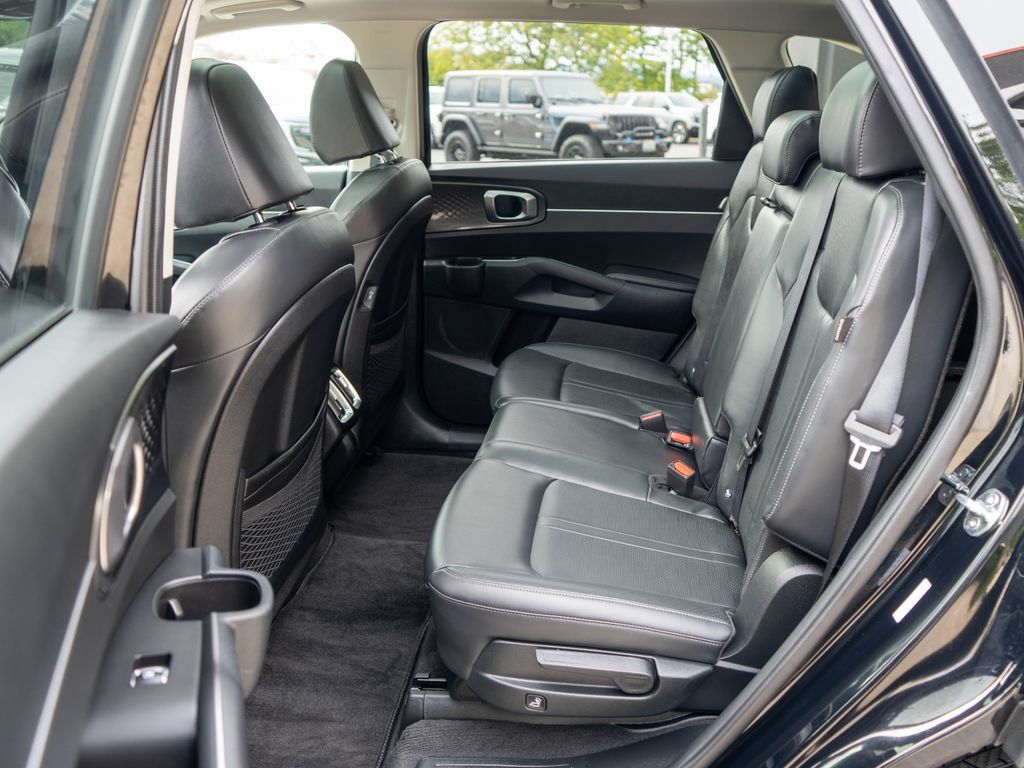 Certified 2025 Kia Sorento S w/ Panoramic Sunroof Package AWD/4WD image 14