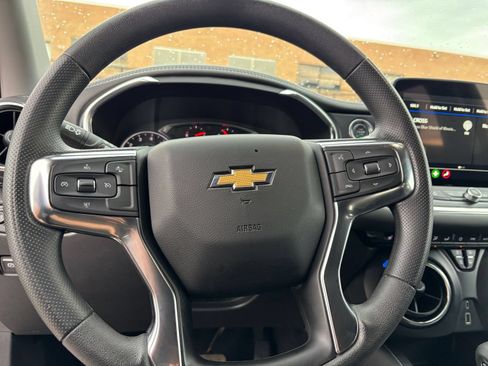 Used 2025 Chevrolet Blazer LT FWD image 29