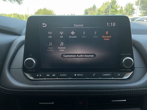 Used 2025 Nissan Rogue SV FWD image 25
