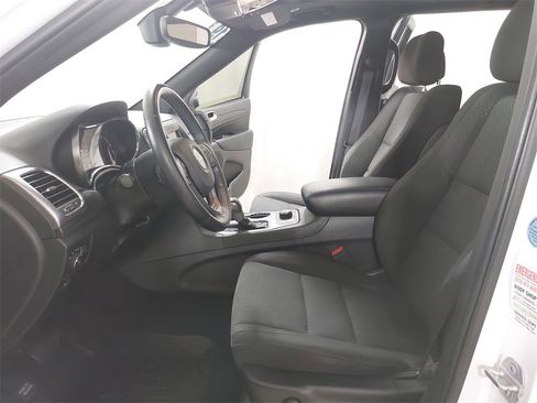 Used 2019 Jeep Grand Cherokee Laredo image 19