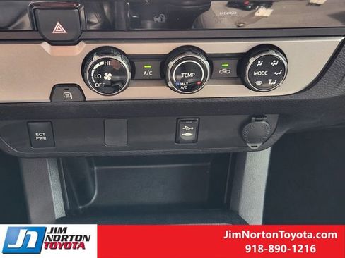 Used 2017 Toyota Tacoma SR5 w/ Tow Package image 21