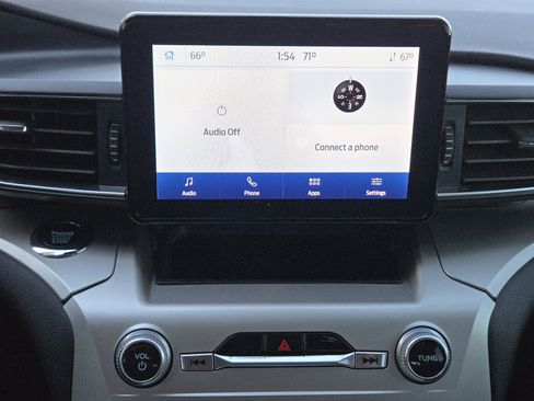 Used 2022 Ford Explorer XLT w/ Equipment Group 202A image 18