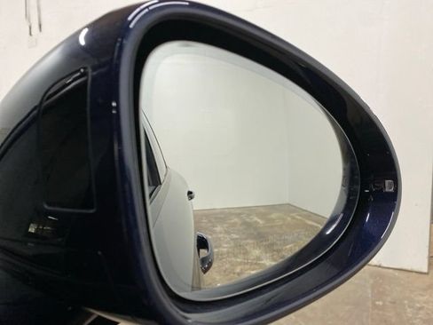 Used 2023 Porsche Macan Turbo AWD/4WD image 92