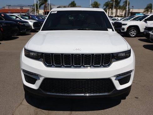 New 2025 Jeep Grand Cherokee Limited w/ Luxury Tech Group II image 9