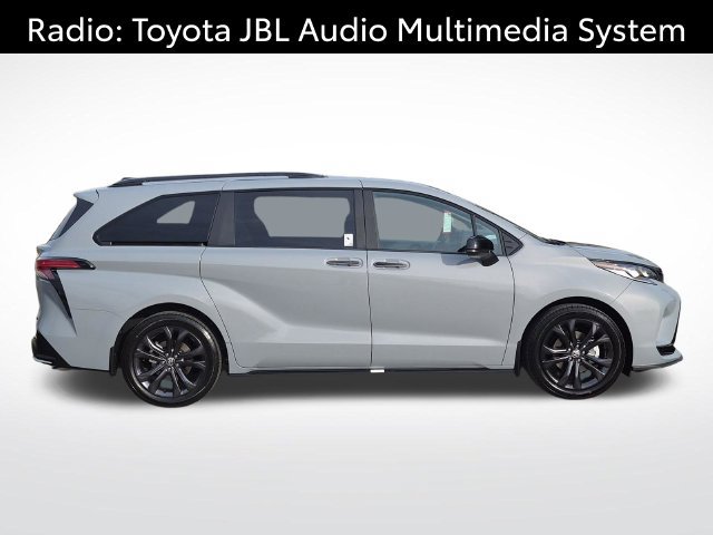 Certified 2026 Toyota Sienna XSE FWD image 4
