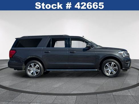 Certified 2022 Ford Expedition Max XLT image 4
