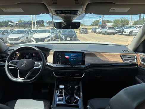 Used 2026 Volkswagen Atlas SE FWD image 37