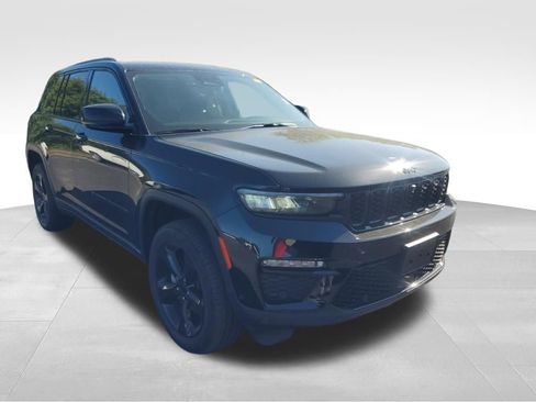 Used 2023 Jeep Grand Cherokee Limited w/ Luxury Tech Group II AWD/4WD image 7