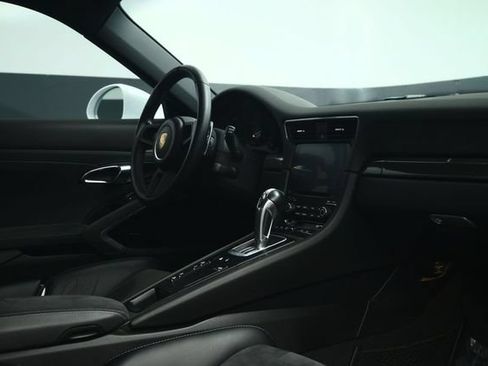 Used 2018 Porsche 911 GT3 RWD image 12