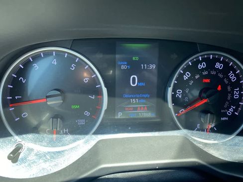 Used 2022 Toyota RAV4 XLE Premium image 15