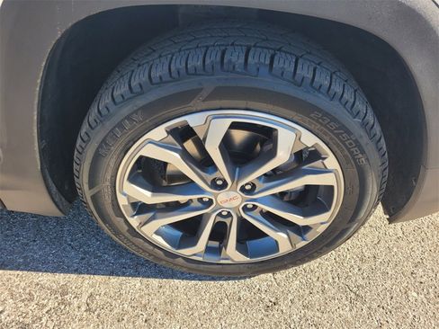 Used 2019 GMC Terrain SLT w/ Preferred Package image 18