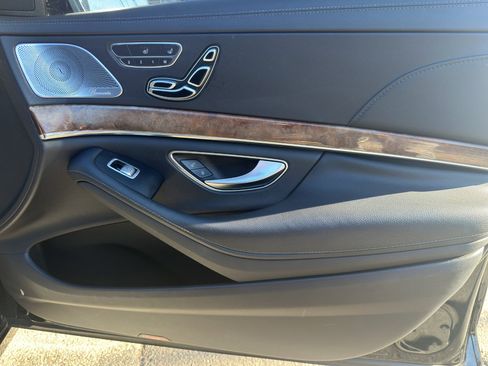 Used 2016 Mercedes-Benz S 550 Sedan image 17