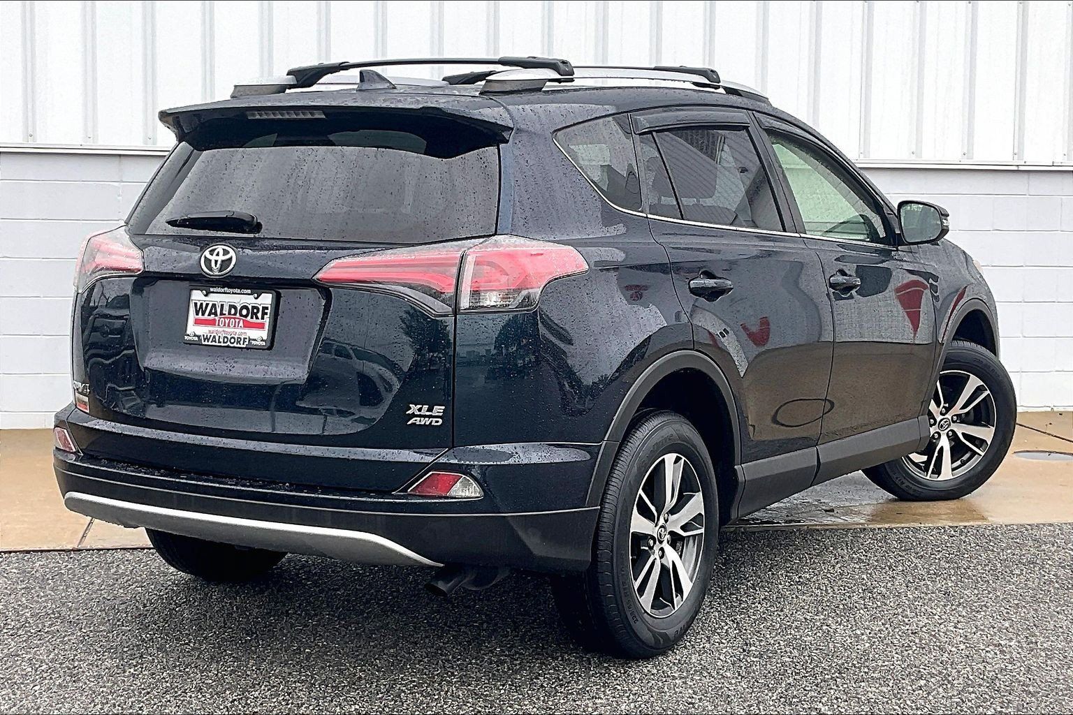 Used 2018 Toyota RAV4 XLE w/ Plus Extra Value Package AWD/4WD image 17