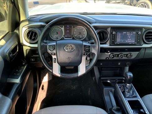 Used 2017 Toyota Tacoma SR5 w/ Tow Package RWD image 6