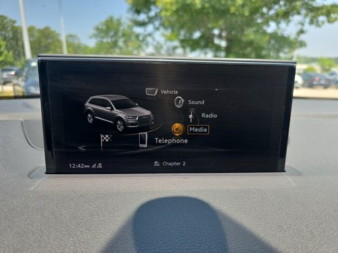 Used 2018 Audi Q7 2.0T Premium Plus AWD/4WD image 19