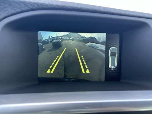 Used 2017 Volvo V60 T5 Platinum w/ Climate Package image 13