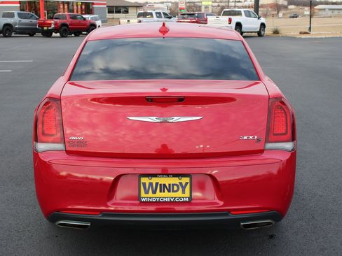 Used 2017 Chrysler 300 S image 7