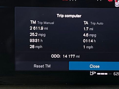 Used 2025 Volvo XC90 B6 Plus image 17