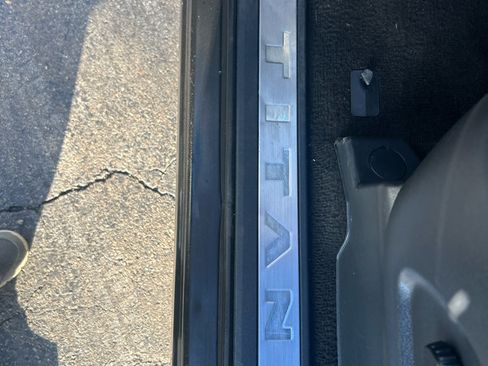 Used 2018 Nissan Titan SV w/ SV Convenience Package image 15