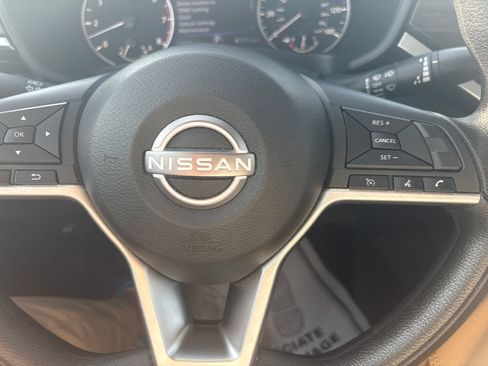 Used 2024 Nissan Altima 2.5 SV AWD/4WD image 15