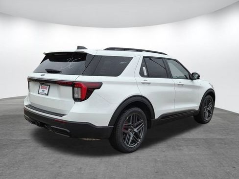 New 2026 Ford Explorer ST-Line w/ ST-Line Street Pack RWD image 2
