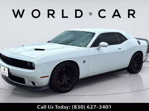 Used 2018 Dodge Challenger R/T Scat Pack w/ Dynamics Package RWD image 15