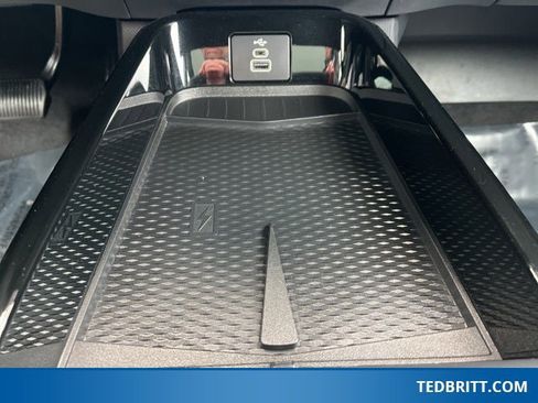 Certified 2025 Ford Mustang Mach-E GT image 36