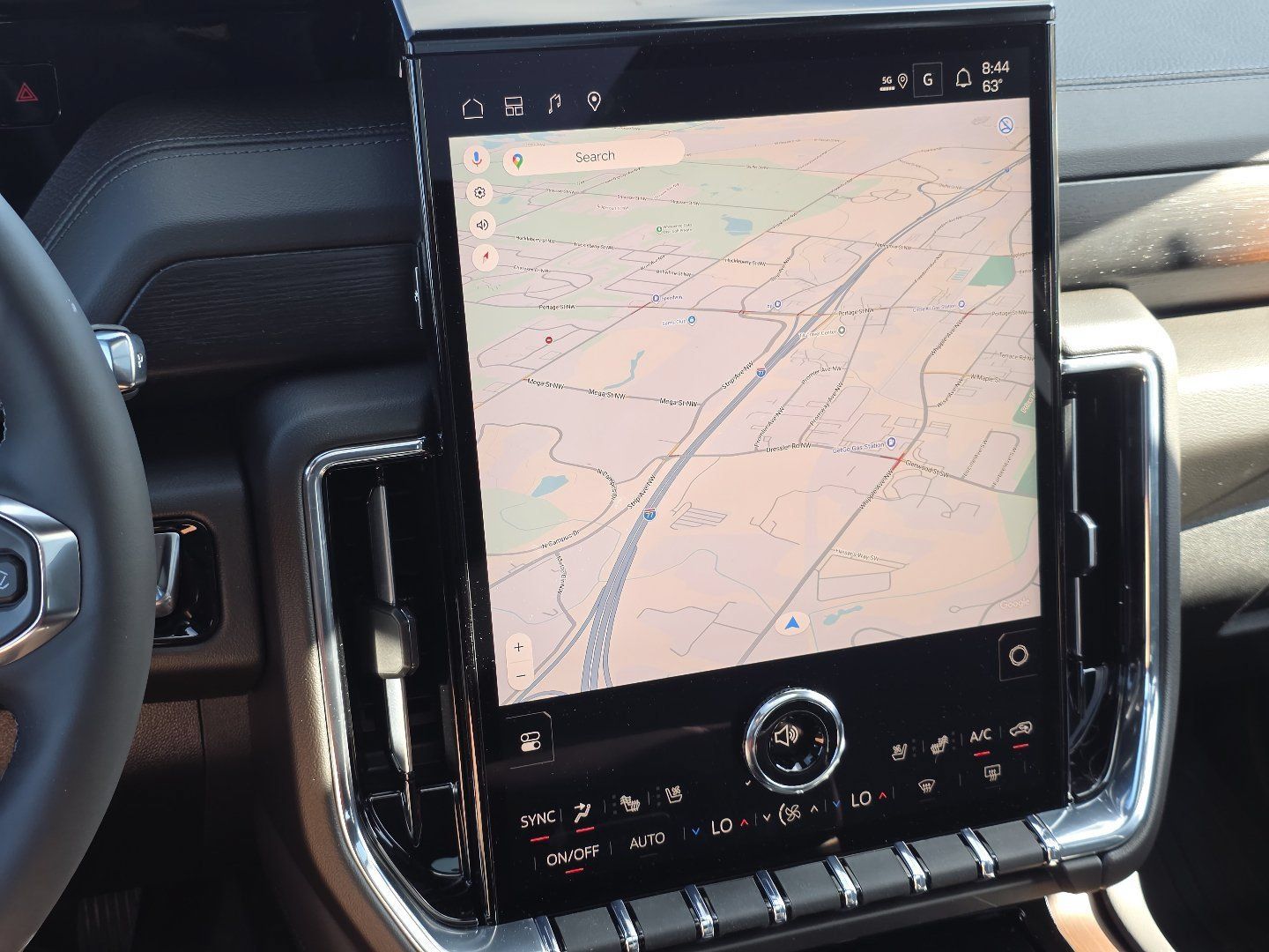 New 2026 GMC Yukon Denali w/ Advanced Technology Package AWD/4WD image 13