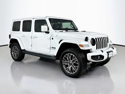 Used 2023 Jeep Wrangler Unlimited Sahara AWD/4WD image 4