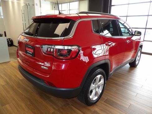 Used 2020 Jeep Compass Latitude w/ Cold Weather Group AWD/4WD image 6