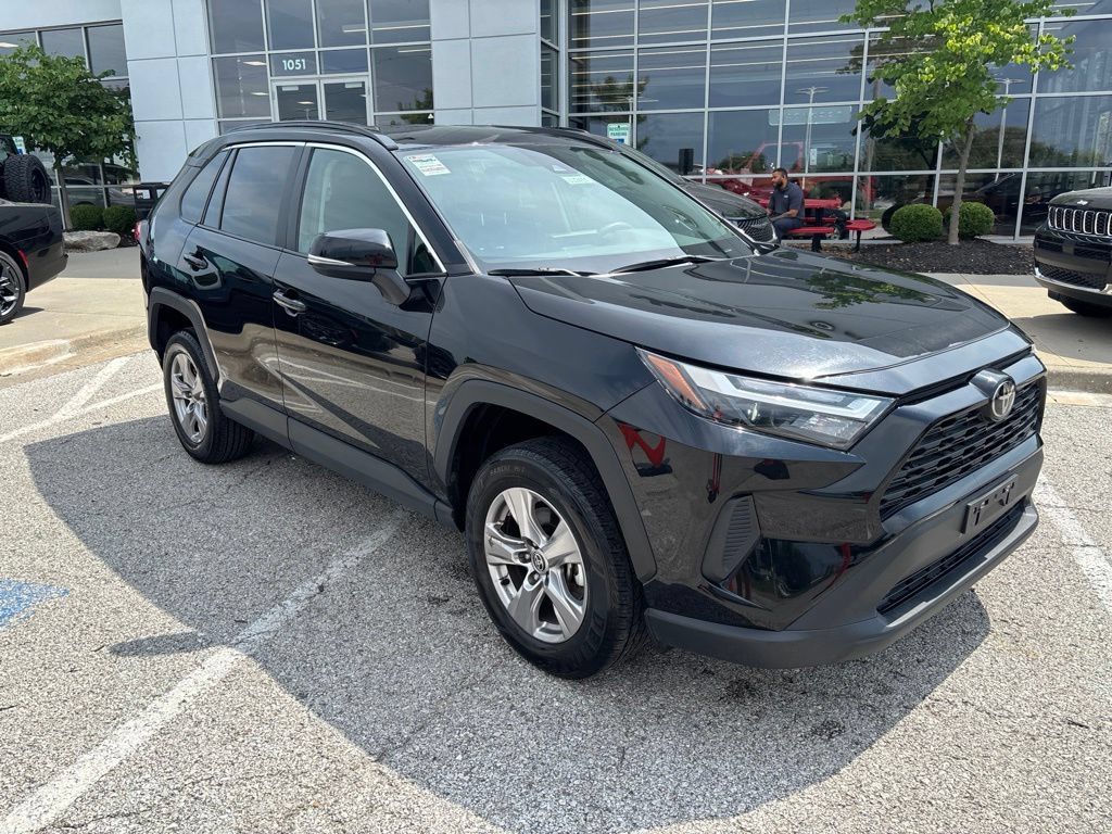 Used 2025 Toyota RAV4 XLE FWD image 6